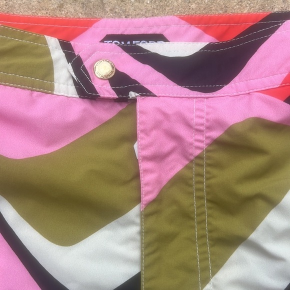 Tom Ford Psychedelic Design Men's Swim Trunks Size 52/XL - Picture 2 of 15